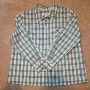 D&co Women's Green Checkered Button Down Shirt